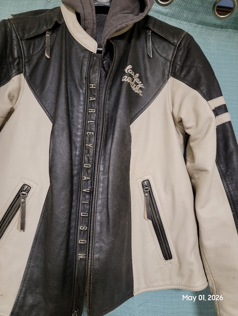 Harley Davidson Leather Jacket - Picture 2 of 8